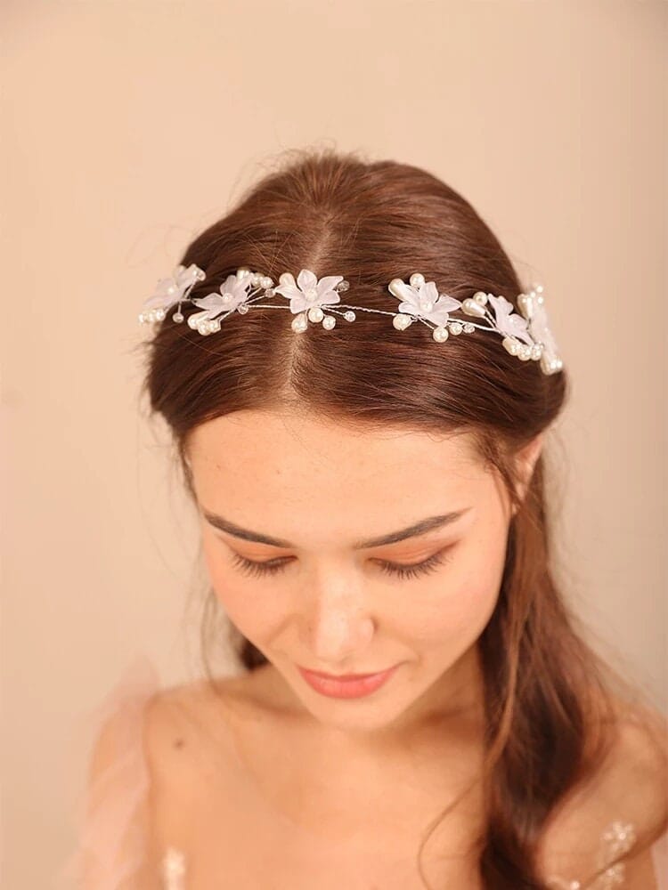 White Flower Pearl Hair Vine, Bridal Floral Wire Hairpiece, Wedding Silver Wire Headband Head Wreath - KaleaBoutique.com