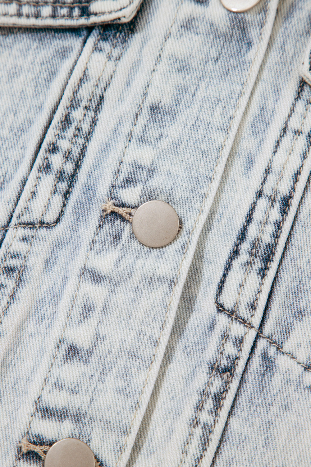 Light Wash Buttoned Chest Pocket Puff Sleeve Denim Jacket - KaleaBoutique.com