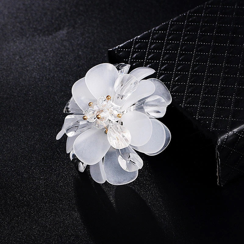 White Flower Petal Bridal Brooch, Wedding Flowerhead Round Broach, Mother of Bride Floral Clear Brooch - KaleaBoutique.com