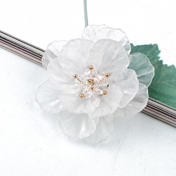 White Flower Petal Bridal Brooch, Wedding Flowerhead Round Broach, Mother of Bride Floral Clear Brooch - KaleaBoutique.com