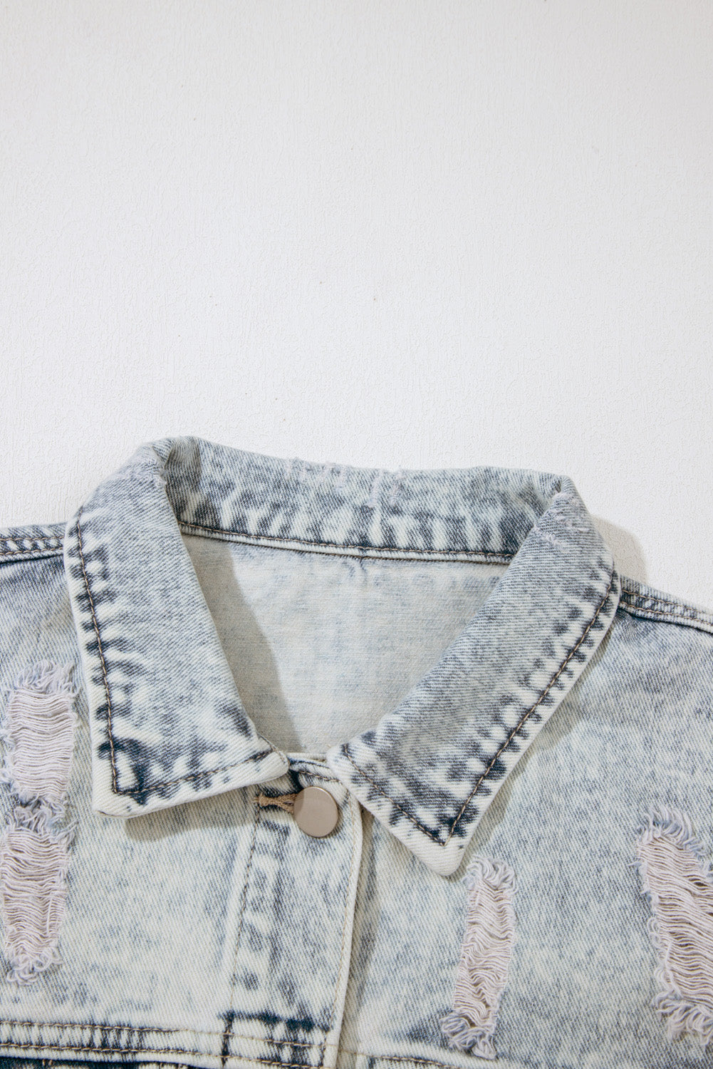 Light Wash Buttoned Chest Pocket Puff Sleeve Denim Jacket - KaleaBoutique.com