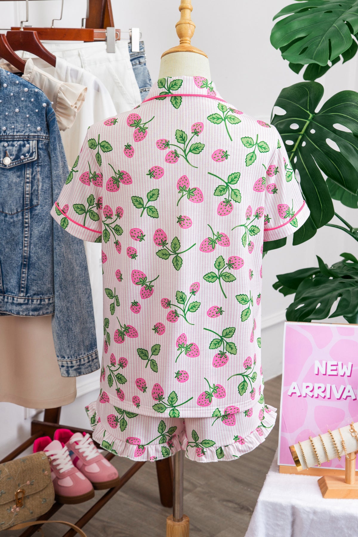 KaleaBoutique Stylish Striped Strawberry Print Lapel Shirt Drawstring Shorts 2pcs Pajama Set - KaleaBoutique.com