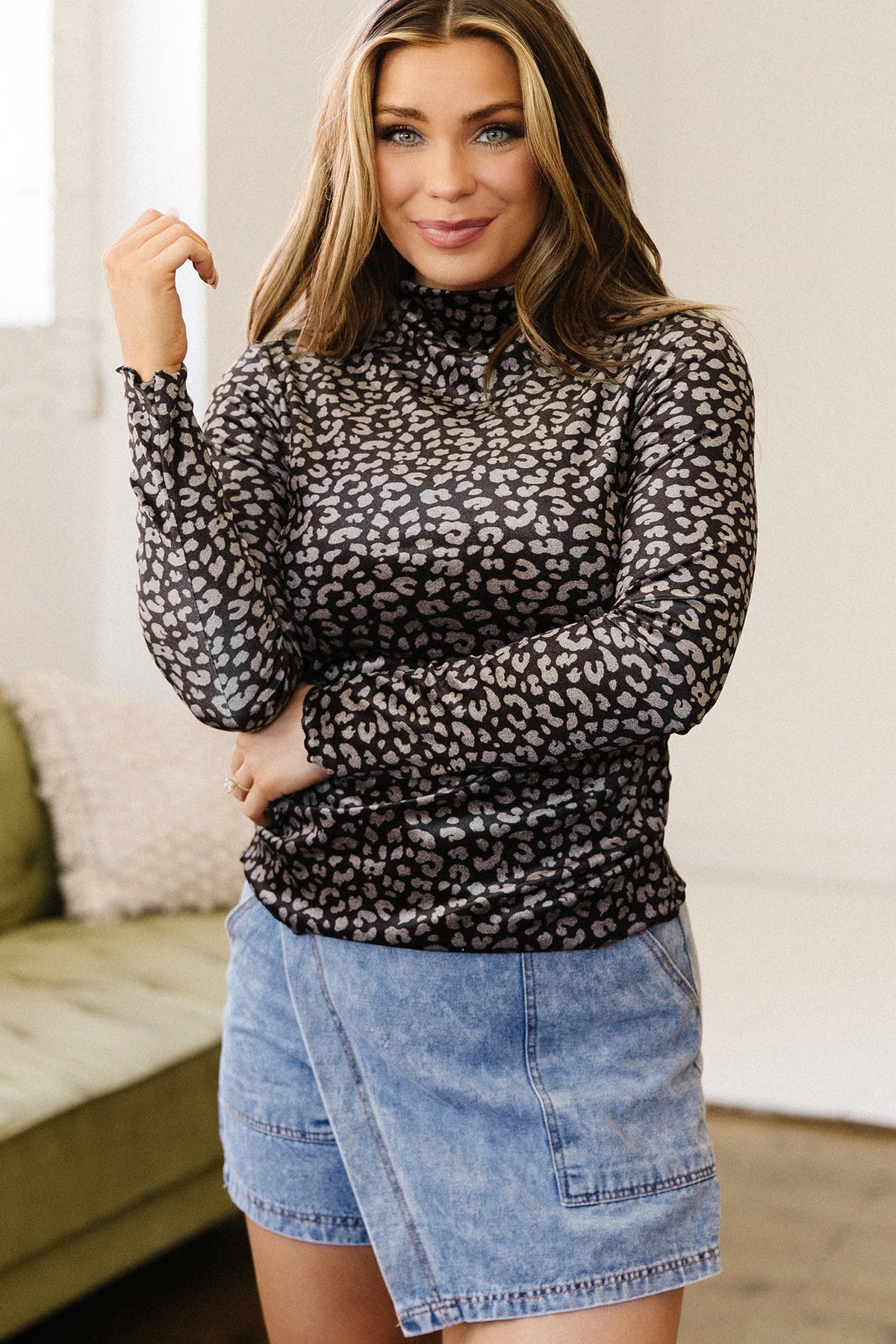KaleaBoutique Stylish Leopard Print Long Sleeve Sheath Pullover Western Style Top - KaleaBoutique.com