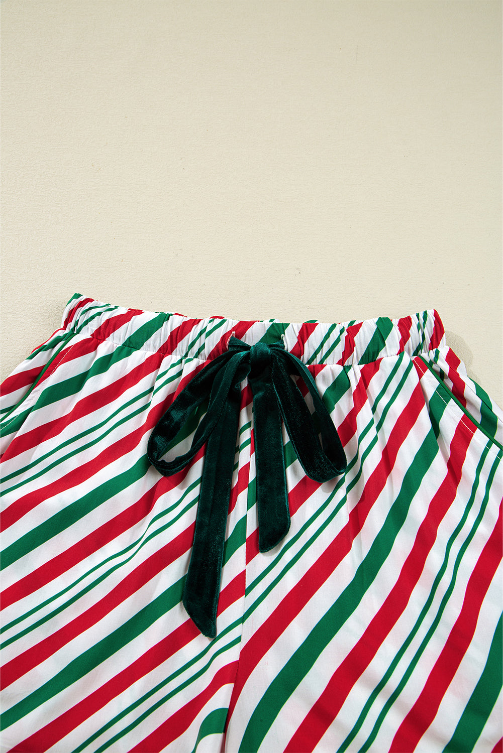 KaleaBoutique Comfortable Contrast Velvet Ribbon Knot Christmas 2pcs Pajama Set - KaleaBoutique.com