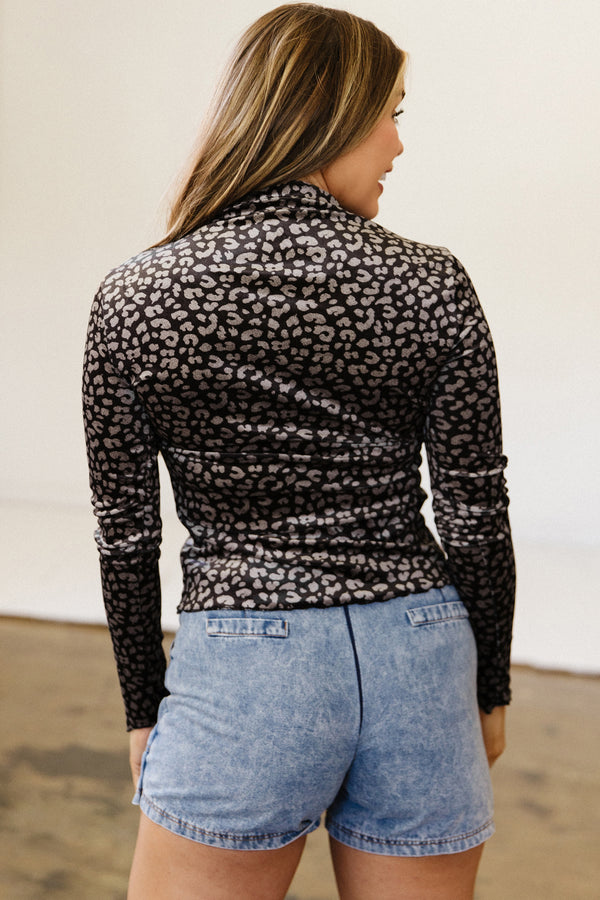 KaleaBoutique Stylish Leopard Print Long Sleeve Sheath Pullover Western Style Top - KaleaBoutique.com