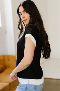 KaleaBoutique Comfortable Horse Shoe Pattern Contrast Trim Short Sleeve Sweater - KaleaBoutique.com