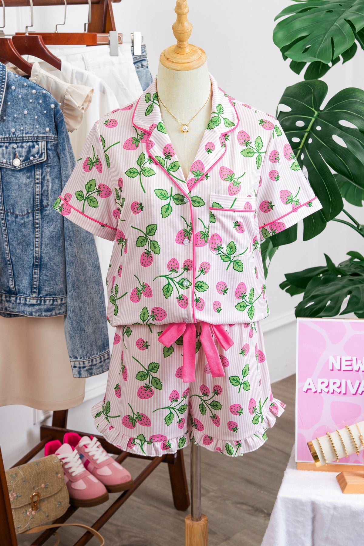 KaleaBoutique Stylish Striped Strawberry Print Lapel Shirt Drawstring Shorts 2pcs Pajama Set - KaleaBoutique.com