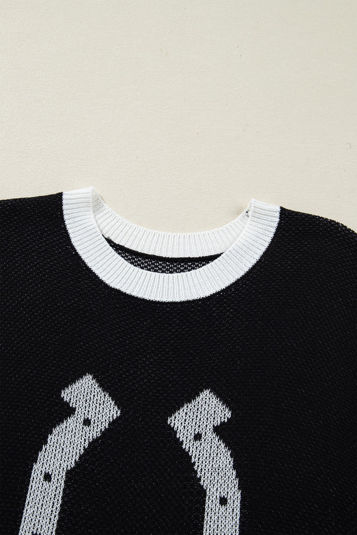 KaleaBoutique Comfortable Horse Shoe Pattern Contrast Trim Short Sleeve Sweater - KaleaBoutique.com