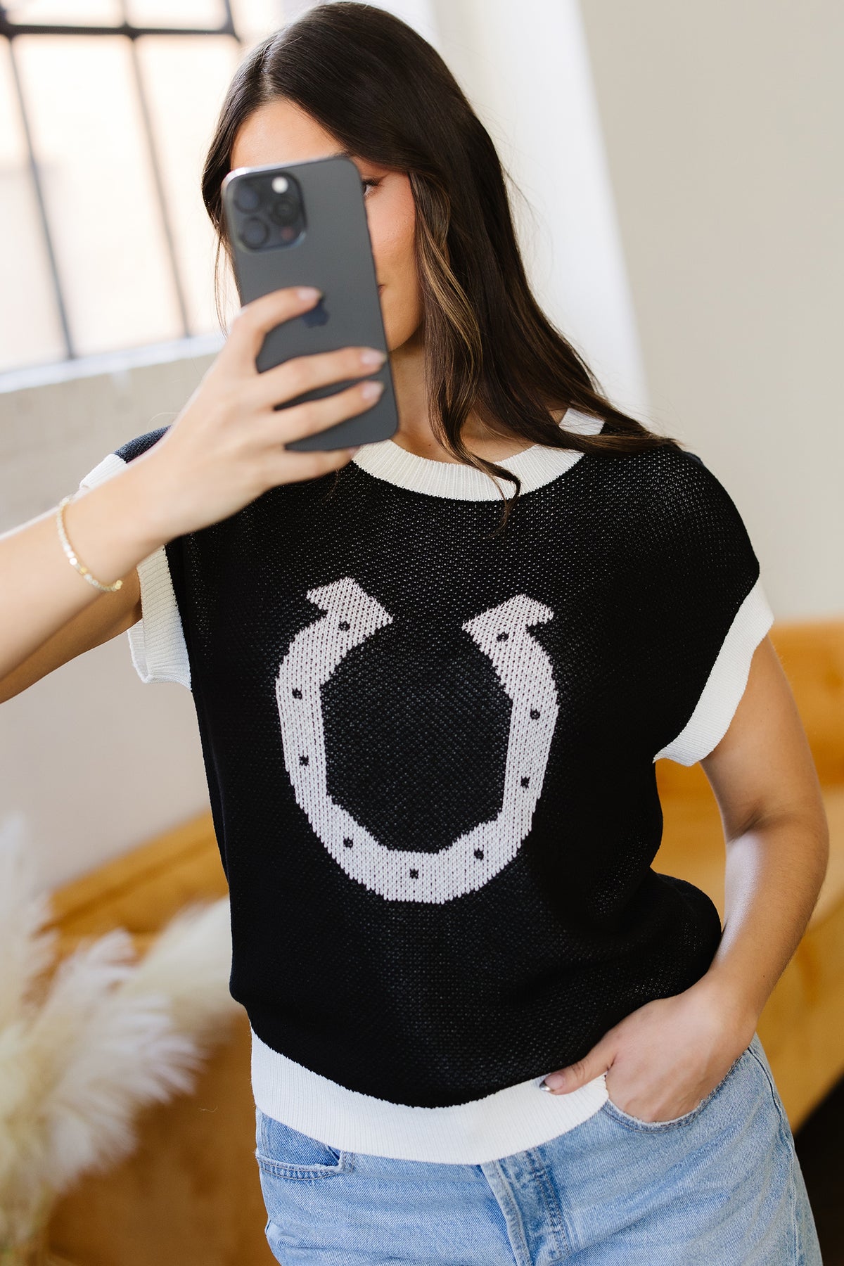 KaleaBoutique Comfortable Horse Shoe Pattern Contrast Trim Short Sleeve Sweater - KaleaBoutique.com