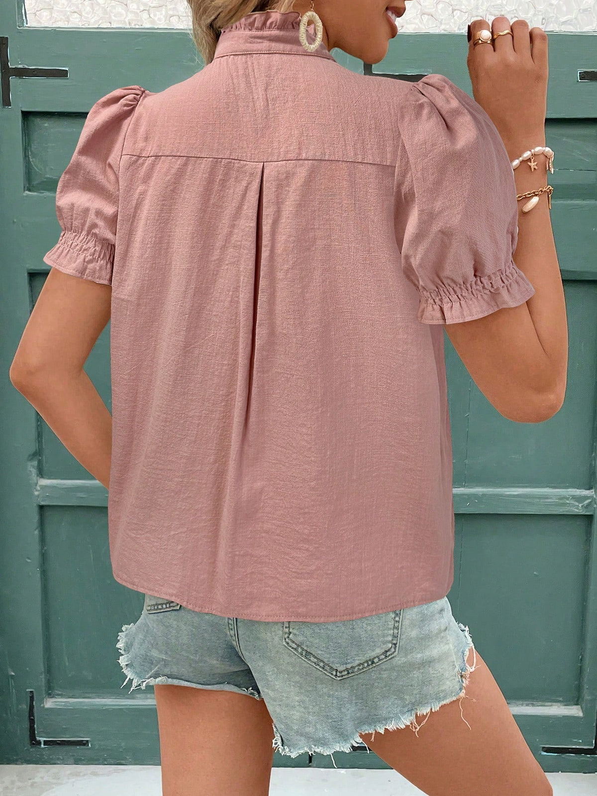 Women's Floral Embroidered Puff-Sleeve Blouse