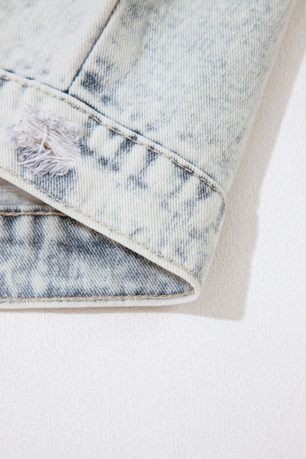 Light Wash Buttoned Chest Pocket Puff Sleeve Denim Jacket - KaleaBoutique.com