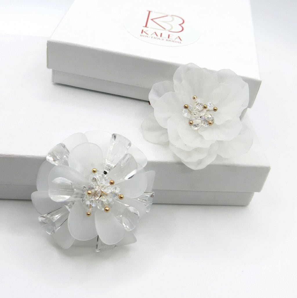 White Flower Petal Bridal Brooch, Wedding Flowerhead Round Broach, Mother of Bride Floral Clear Brooch - KaleaBoutique.com