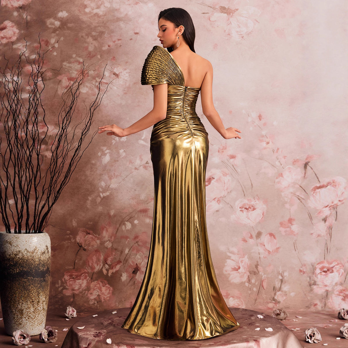 Design-conscious Fish-scale Structured Elegant Evening Gown - KaleaBoutique.com