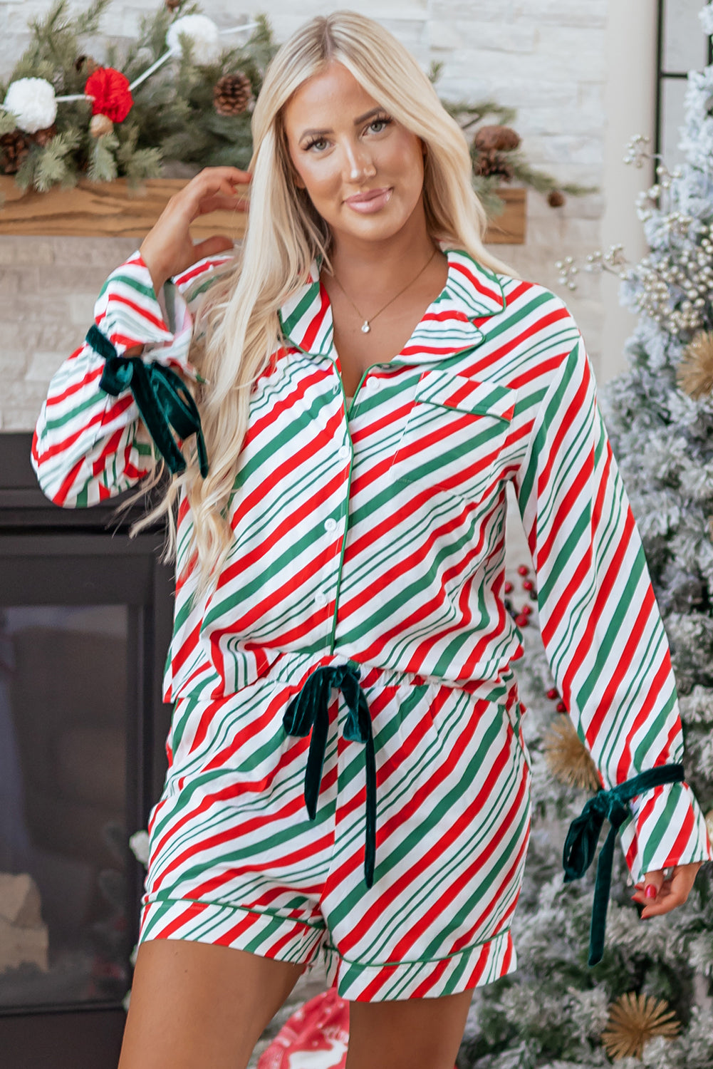 KaleaBoutique Comfortable Contrast Velvet Ribbon Knot Christmas 2pcs Pajama Set - KaleaBoutique.com