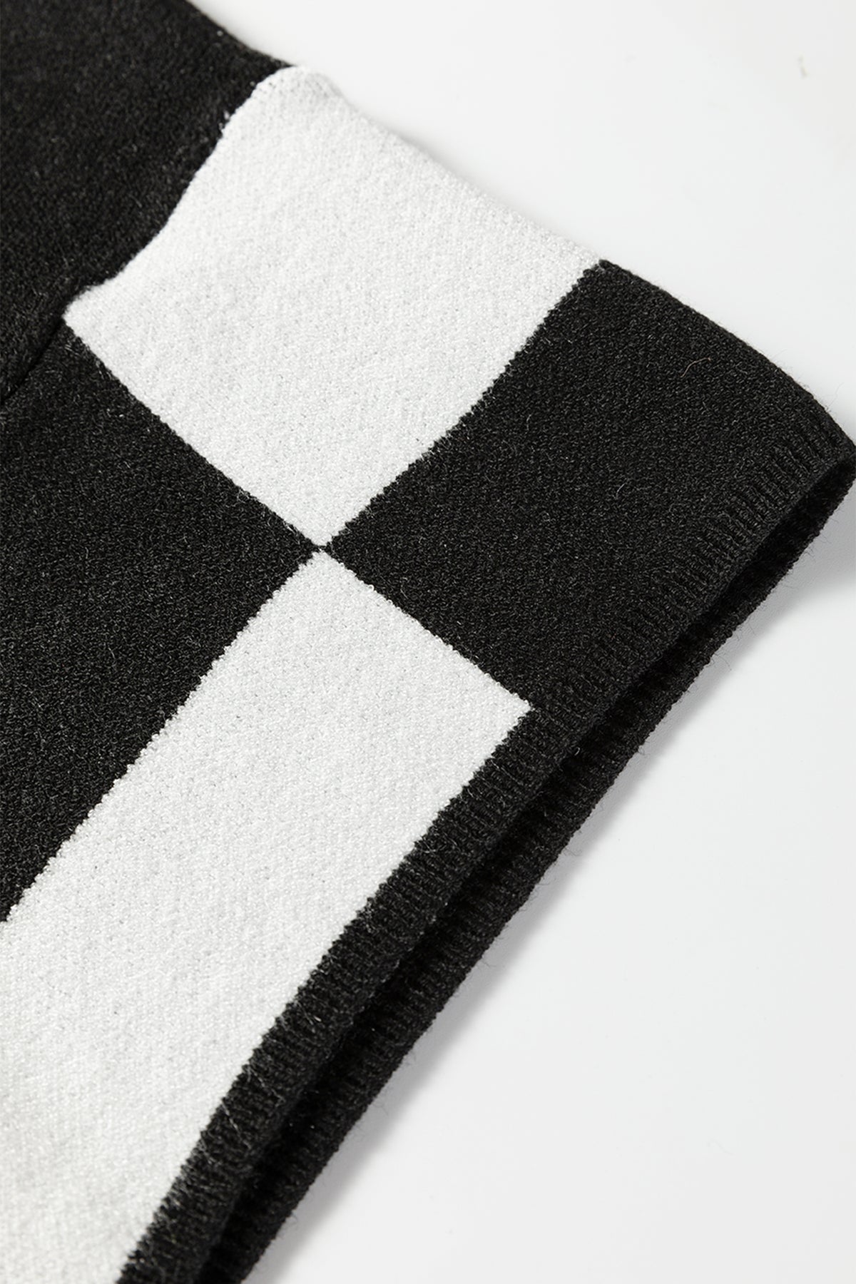 KaleaBoutique Stylish Checkered Pattern Loose Drop Shoulder Half Sleeve Sweater - KaleaBoutique.com