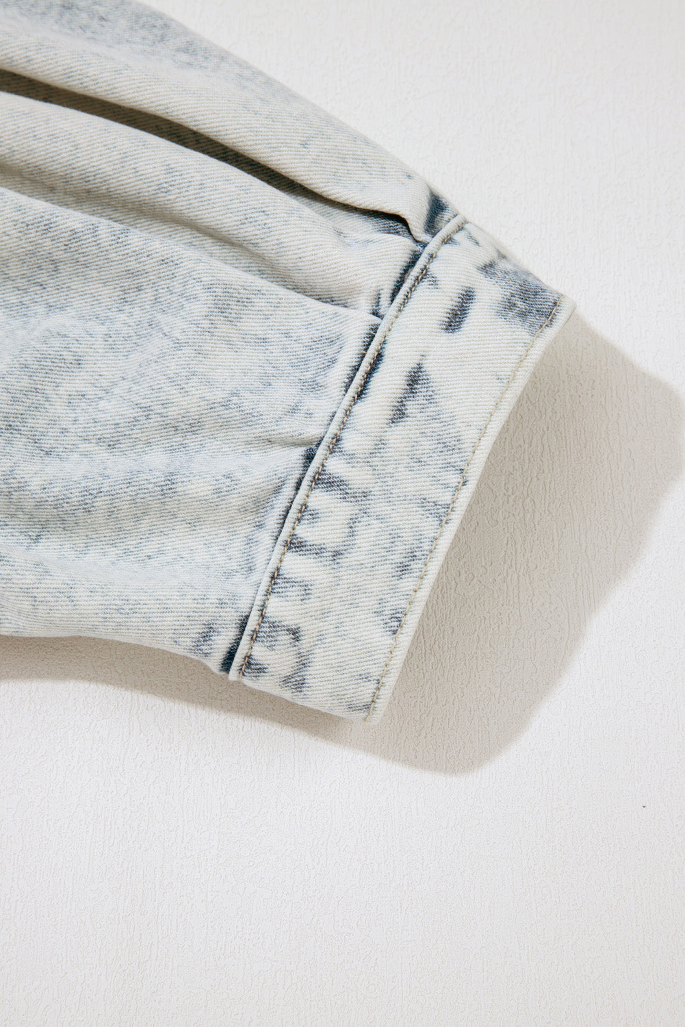 Light Wash Buttoned Chest Pocket Puff Sleeve Denim Jacket - KaleaBoutique.com