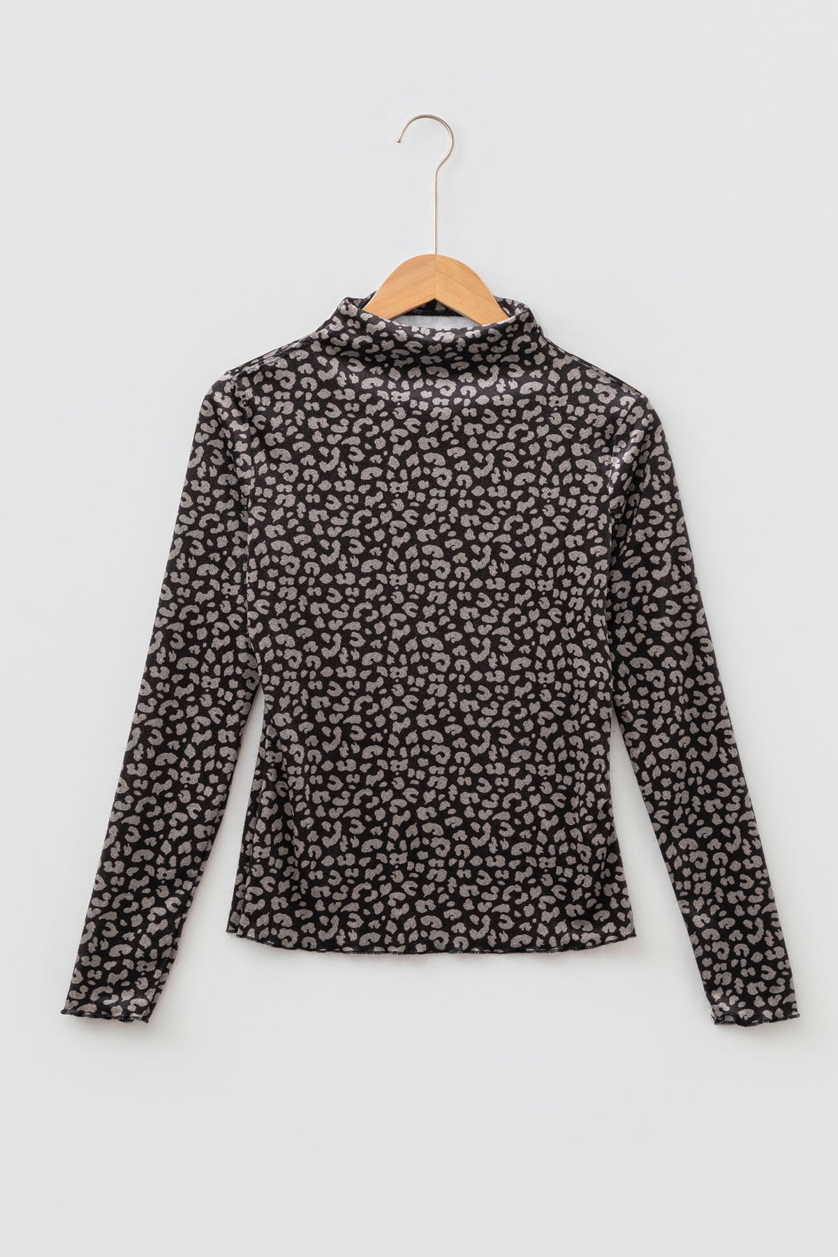 KaleaBoutique Stylish Leopard Print Long Sleeve Sheath Pullover Western Style Top - KaleaBoutique.com
