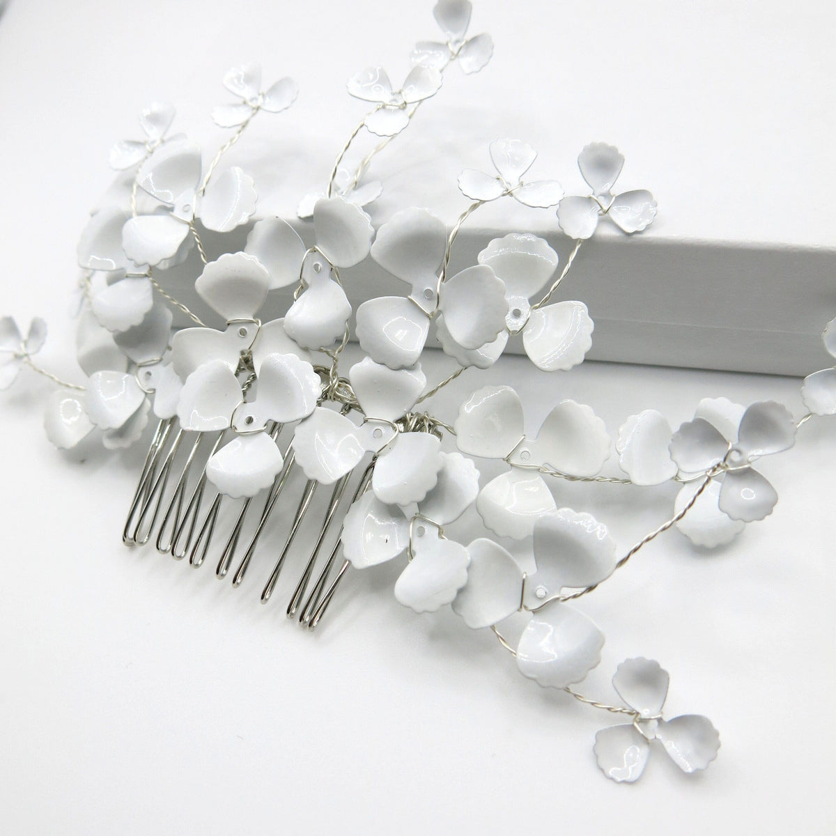 Floating Flower Wedding Hair Comb, Bridal White Flower Silver Hairpiece, Large Metal Floral Hairpin Headpiece - KaleaBoutique.com