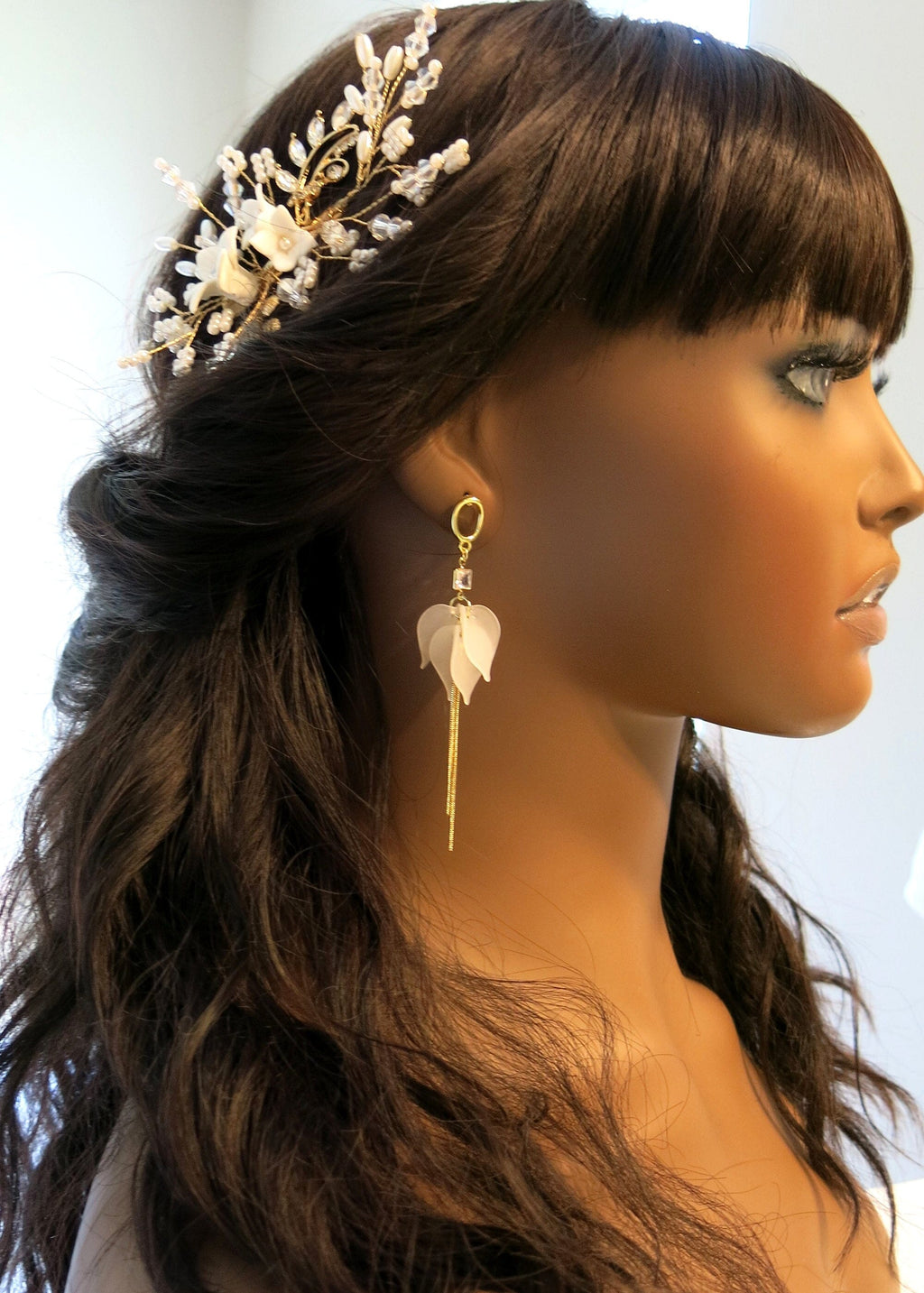 Floral White Ear Studs, Flower Petal White Bridal Earrings, Wedding Floral Chain Dangle Earrings - KaleaBoutique.com