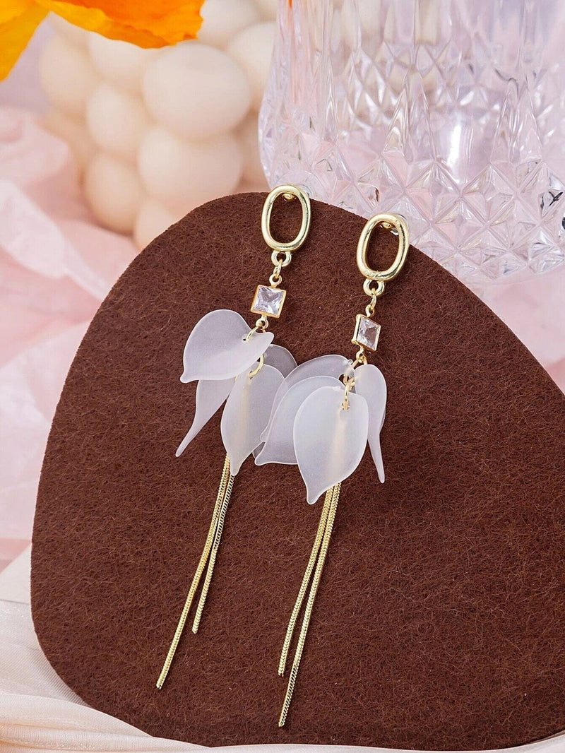 Floral White Ear Studs, Flower Petal White Bridal Earrings, Wedding Floral Chain Dangle Earrings - KaleaBoutique.com