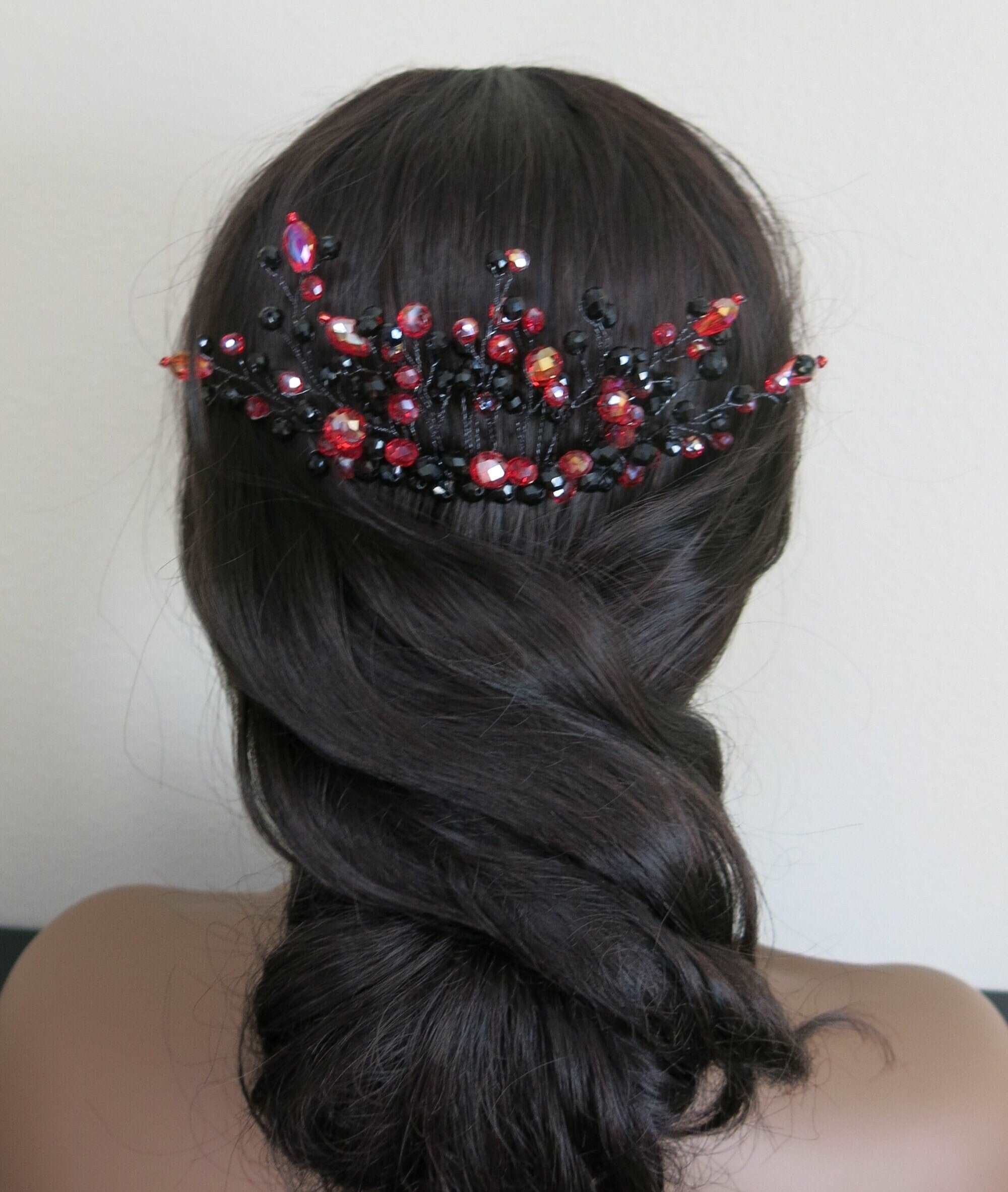 Elegant Black and Red Vintage-Inspired Hair Accessory - Cute Bee ? Detail Gothic Black Red Rhinestone Hair Comb Barrette or Clip main image 4