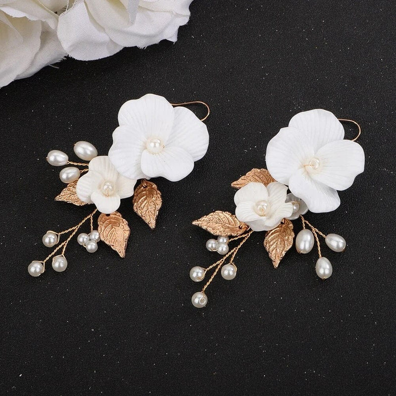 Large Acrylic White Flower Earrings, Bridal Floral Earrings, Wedding Big Flower Wire Statement Earrings - KaleaBoutique.com