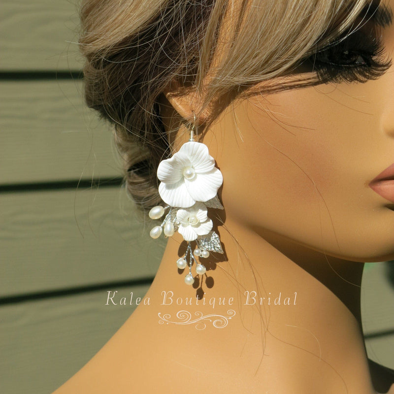 Large Acrylic White Flower Earrings, Bridal Floral Earrings, Wedding Big Flower Wire Statement Earrings - KaleaBoutique.com