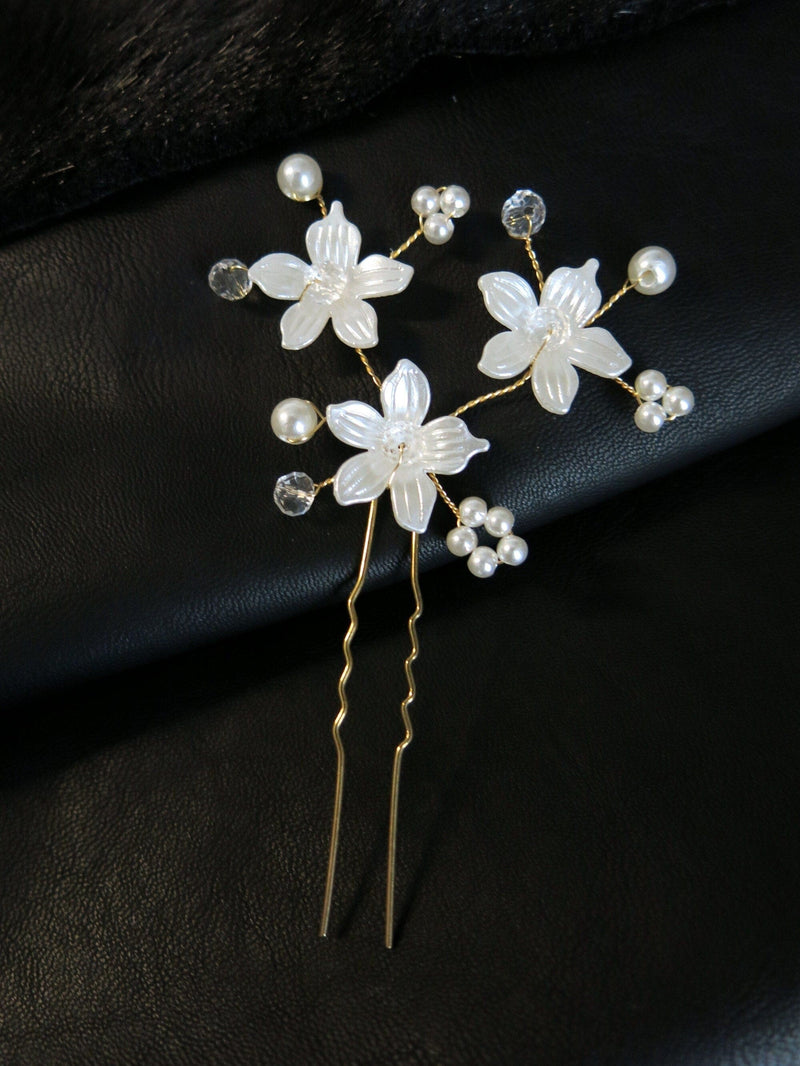 Pearl Flower Gold Wire Hairpin, Three Flowers Wedding Hair Pin Hairpiece, Bridal Pearl Floral Hairpin - KaleaBoutique.com