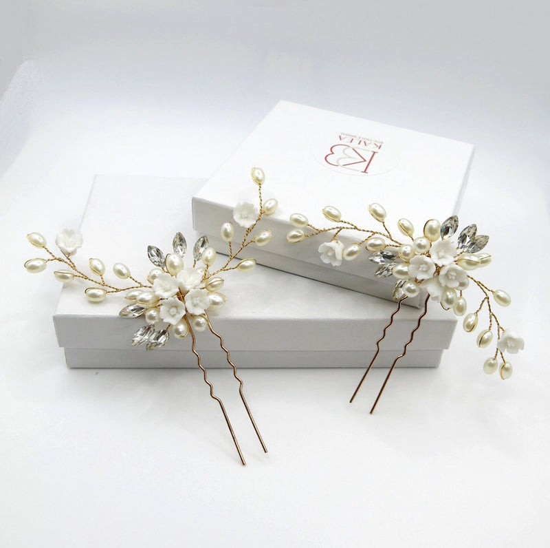 White Ceramic Flower Cluster Gold Hairpin, Clay Floral Pearl Bridal Hair Pin, Soft Gold Wire Flower Branch Wedding Crystal Leaf Hairpiece - KaleaBoutique.com