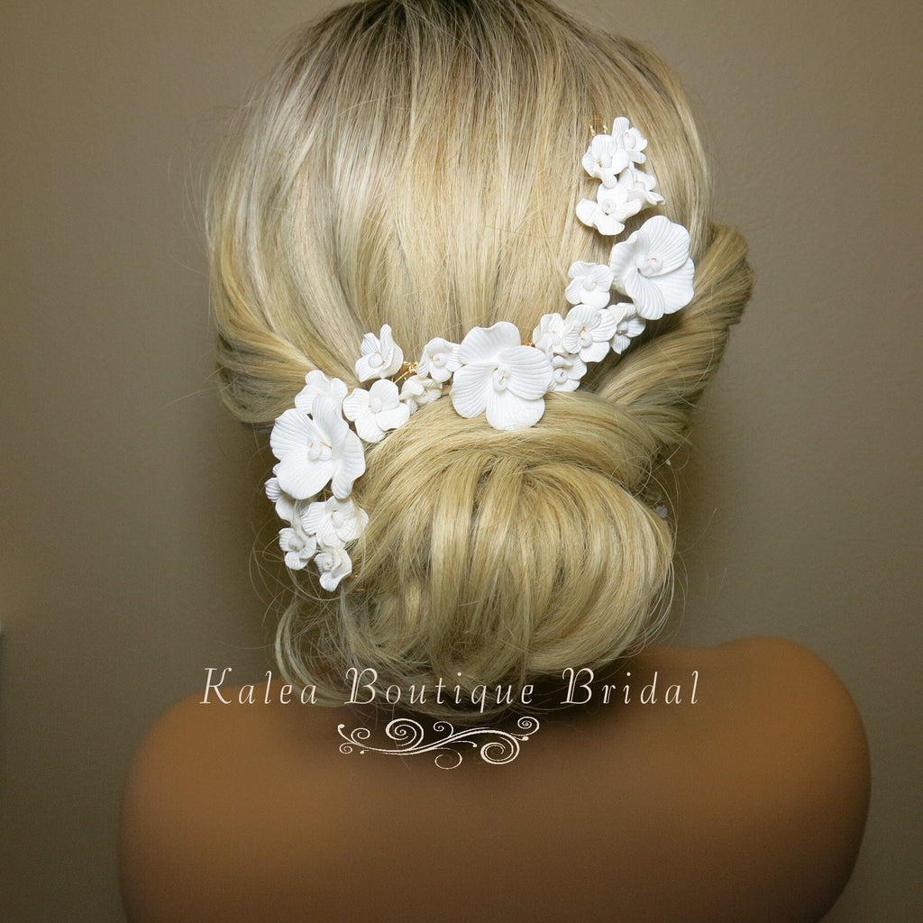 White Flower Bridal Hair Comb, Wedding Large Hair Piece, Big Floral Wire Headpiece, Large Flower Hair Vine on Comb - KaleaBoutique.com