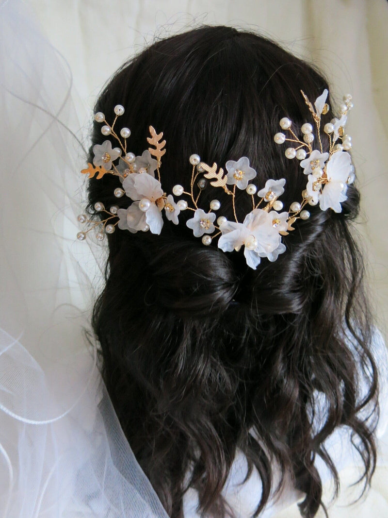 White Flower Hairclip 3 PC Set, Wedding Floral Petal Hair Clips, Bridal Gold Wire Alligator Hairclips - KaleaBoutique.com