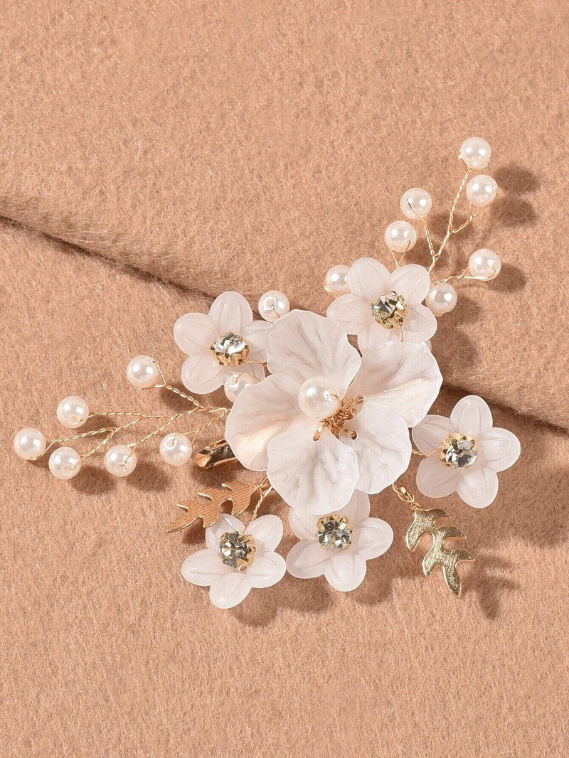 White Flower Hairclip 3 PC Set, Wedding Floral Petal Hair Clips, Bridal Gold Wire Alligator Hairclips - KaleaBoutique.com