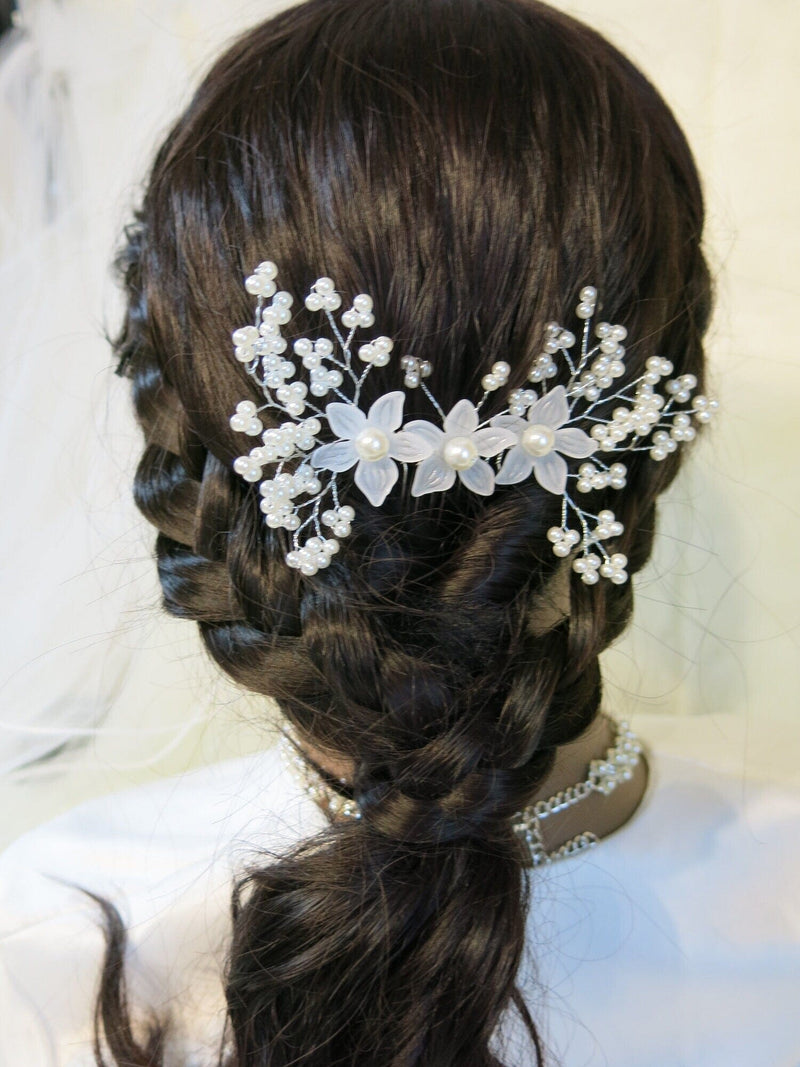 White Flower Pearl Hair Comb, Bridal Silver Wire Hair Comb, Floral Wedding Hairpin Minimalist Headpiece - KaleaBoutique.com