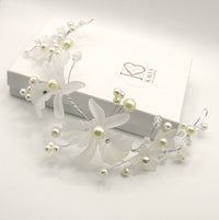 White Flower Pearl Wire Headband, Bridal Floral Head Wreath Tiara, Wedding Flower Girl White Headpiece - KaleaBoutique.com