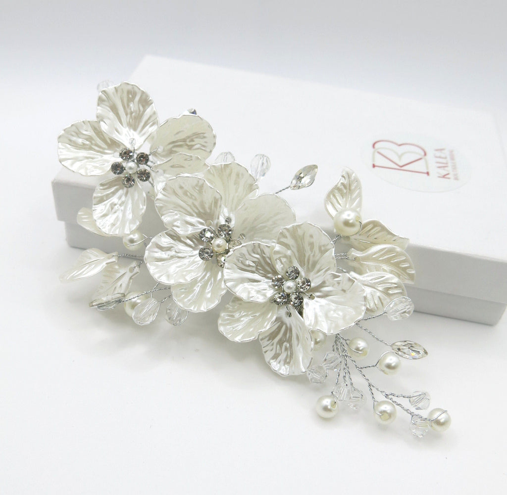 White Large Abalone Flower Petals Hairclip, Wedding Pearl Big Floral Hair Clip, Bridal Alligator Hairclip - KaleaBoutique.com