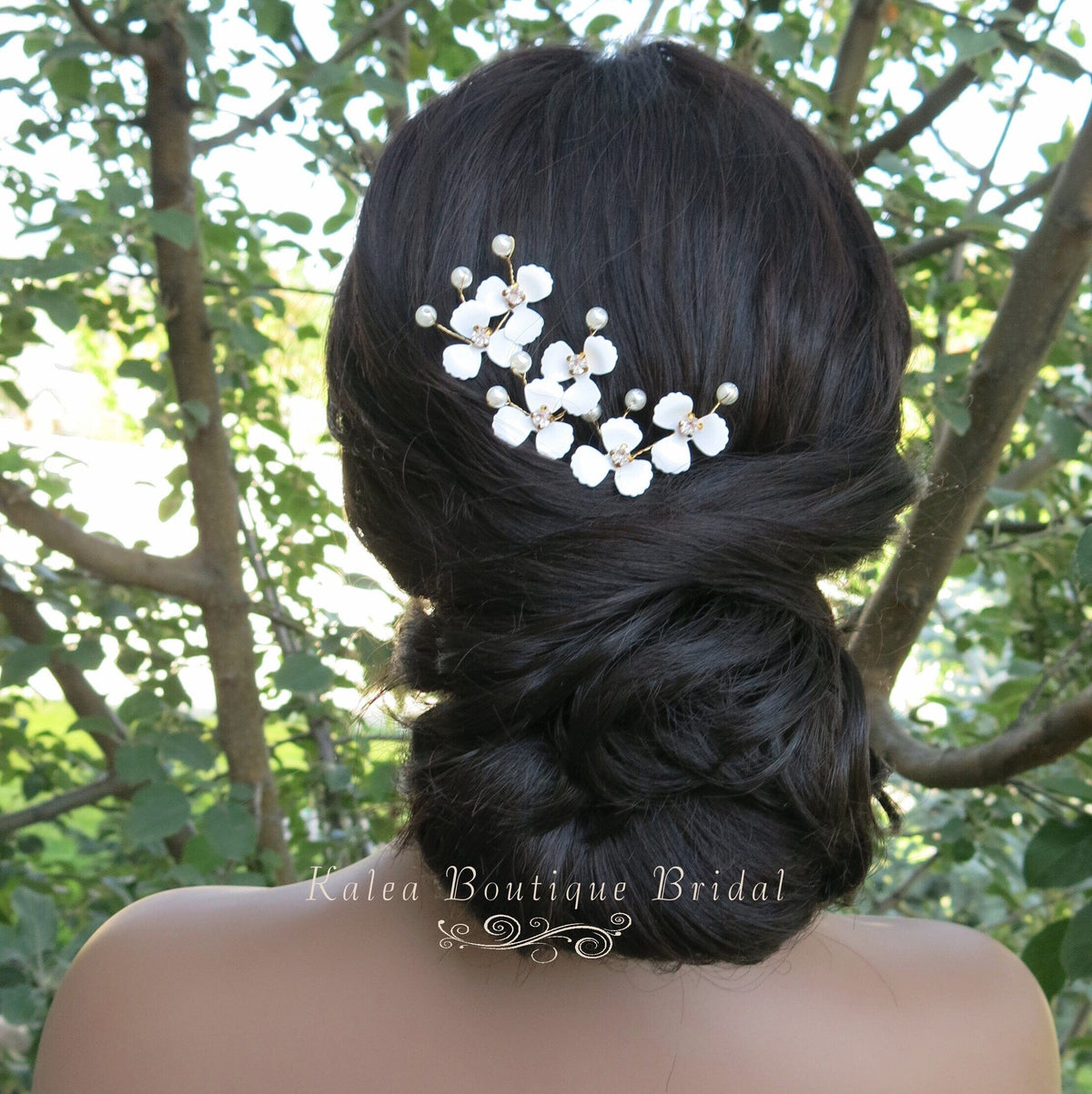 White Metal Flower Bride 3 PC Hairpin Set, Wedding Floral Minimalist Hair Pins, Bridesmaid Gold Wire Flower Hairpiece - KaleaBoutique.com