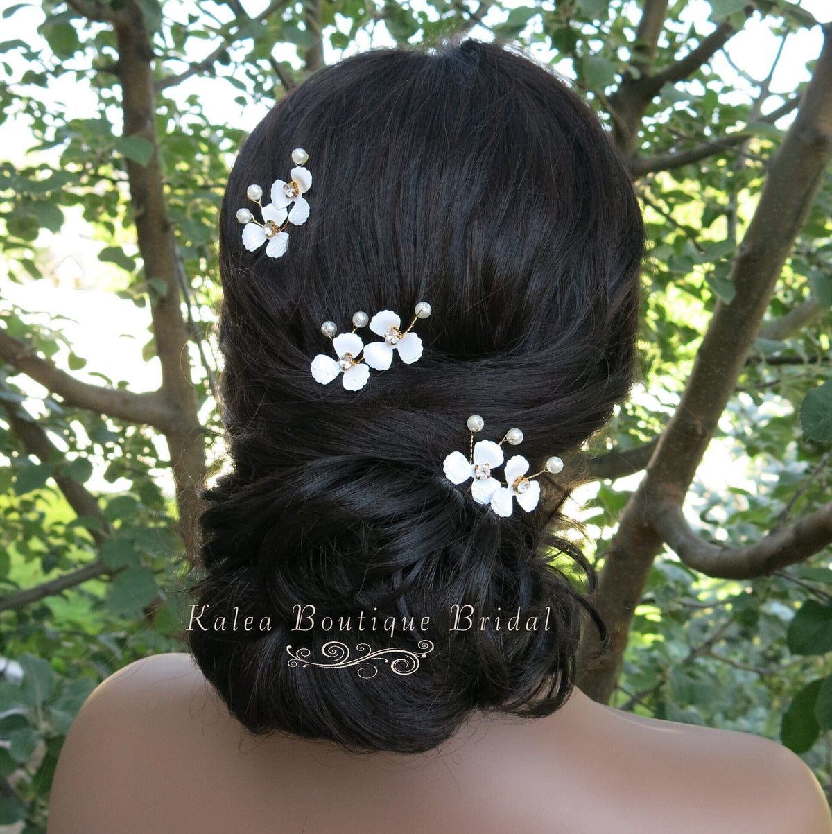 White Metal Flower Bride 3 PC Hairpin Set, Wedding Floral Minimalist Hair Pins, Bridesmaid Gold Wire Flower Hairpiece - KaleaBoutique.com