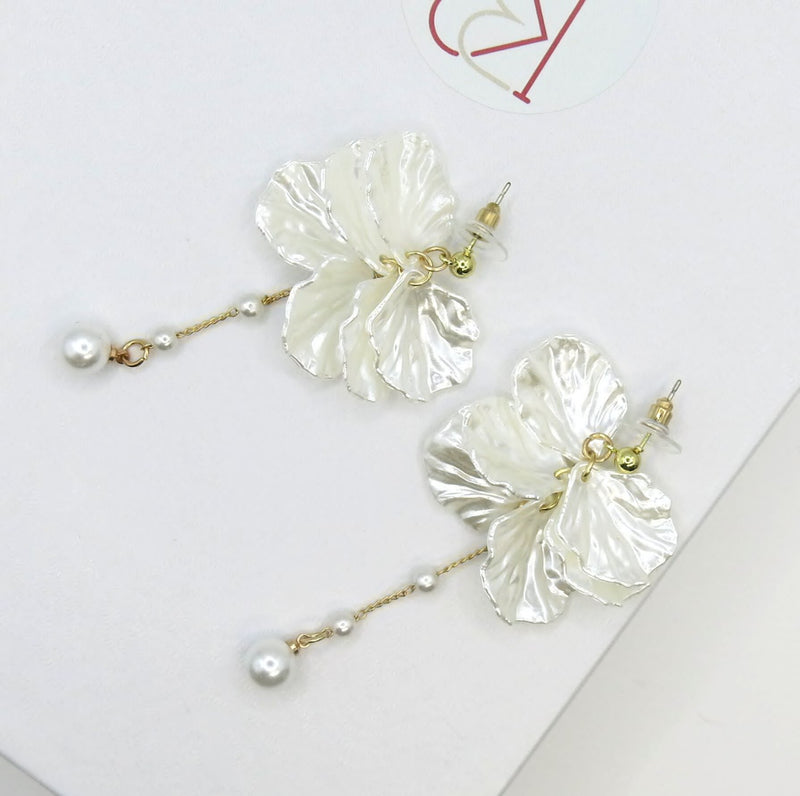 White Pearl Floral Petal Earrings, Bridal Pearl Chain Dangle Flower Fashion Boho Earrings for Wedding or Prom - KaleaBoutique.com