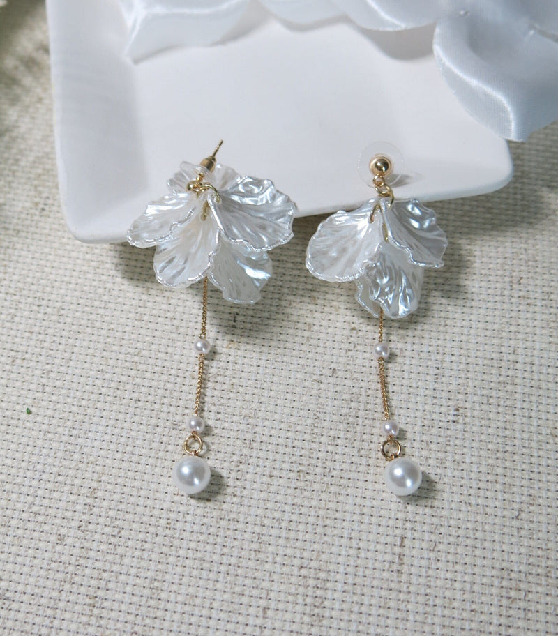 White Pearl Floral Petal Earrings, Bridal Pearl Chain Dangle Flower Fashion Boho Earrings for Wedding or Prom - KaleaBoutique.com